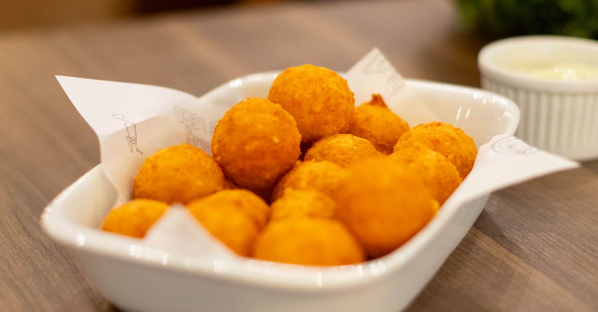 Air Fryer Mac and Cheese Bites