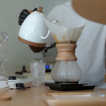 Coffee scale with timer