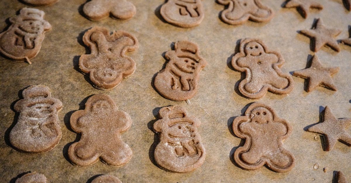 Chewy Molasses Cookies