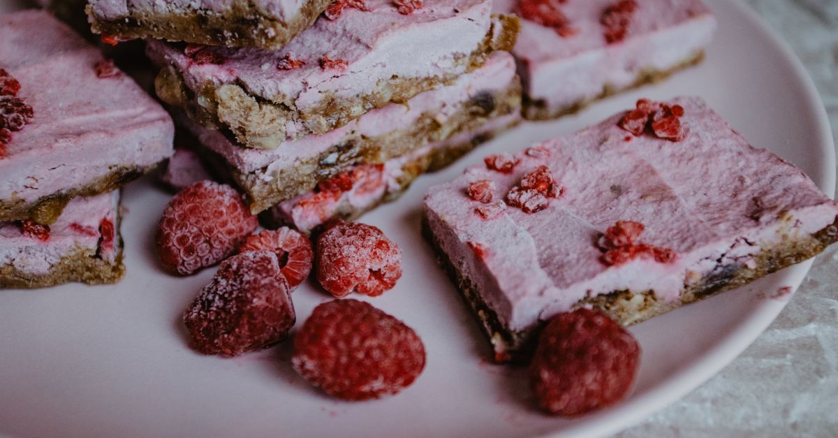 Raspberry Oat Crumble Bars